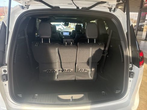 New 2026 Chrysler Pacifica Select image 24