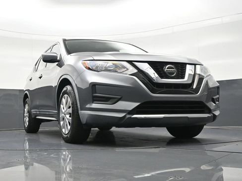 Used 2018 Nissan Rogue S FWD image 29