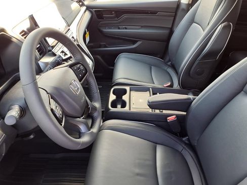 New 2026 Honda Odyssey Touring image 16