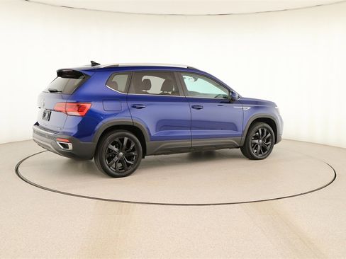 Used 2022 Volkswagen Taos SE image 7