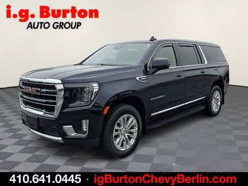 Used 2024 GMC Yukon XL SLT w/ SLT Luxury Package image 3