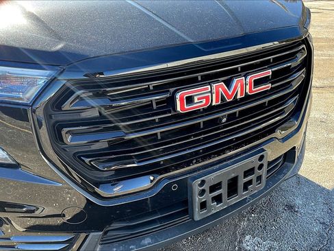 Used 2024 GMC Terrain SLT w/ Infotainment Package II image 23