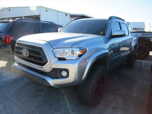 Used 2020 Toyota Tacoma SR5 image 2