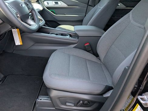 New 2026 Ford Explorer Active RWD image 9