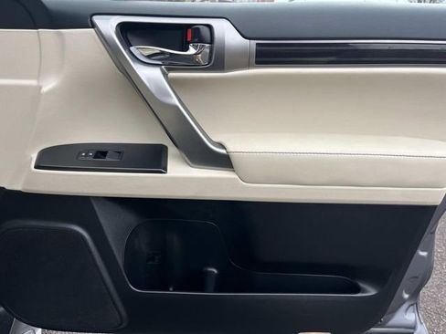 Used 2023 Lexus GX 460 Premium image 28