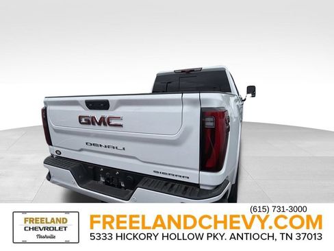 Used 2025 GMC Sierra 2500 Denali w/ Denali Reserve Package AWD/4WD image 3