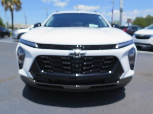 Used 2025 Chevrolet Trax ACTIV w/ Driver Confidence Package FWD image 9