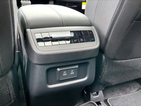New 2026 Nissan Pathfinder SV w/ SV Premium Package FWD image 19