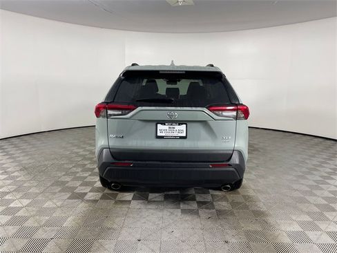 Used 2019 Toyota RAV4 XLE Premium image 24