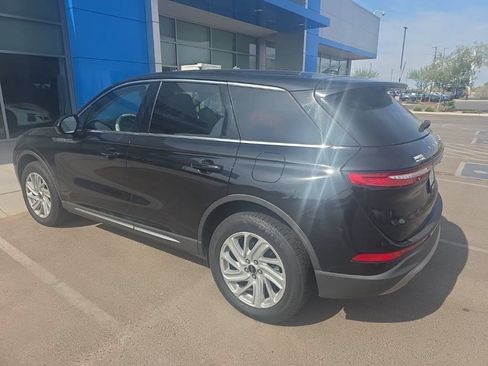 Used 2023 Lincoln Corsair AWD image 2
