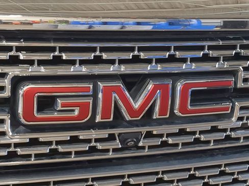 Used 2021 GMC Sierra 2500 Denali w/ Denali Ultimate Package image 23