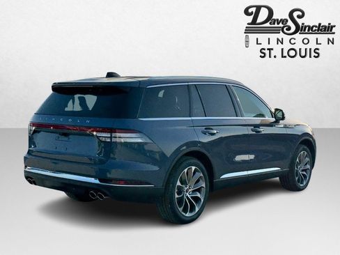 New 2025 Lincoln Aviator AWD image 4