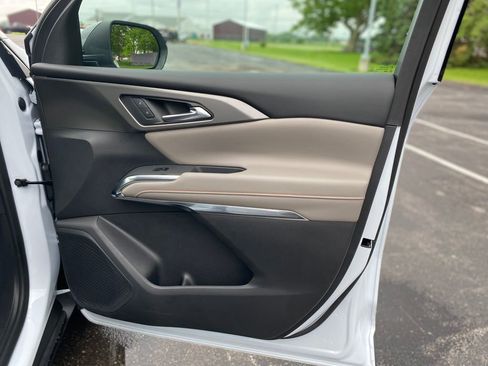 New 2026 Chevrolet Traverse LT w/ Driver Confidence Package FWD image 9