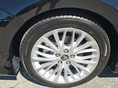 Used 2018 Toyota Camry XLE w/ Driver Assist Package FWD image 9