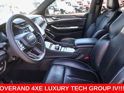 Used 2022 Jeep Grand Cherokee Overland w/ Luxury Tech Group IV AWD/4WD image 18