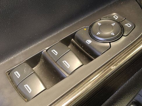 Used 2018 GMC Acadia SLT image 27