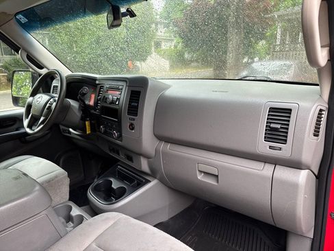 Used 2012 Nissan NV 2500 SV w/ Technology Pkg RWD image 34