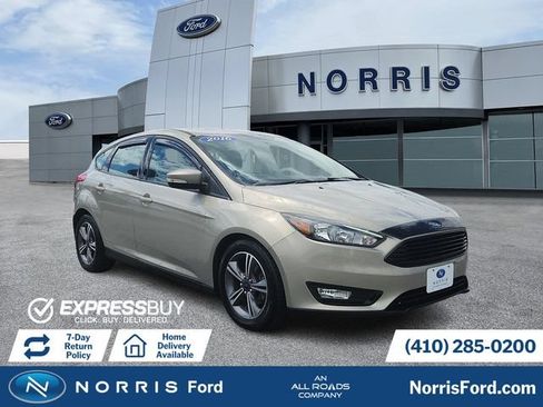 Used 2016 Ford Focus SE FWD image 1