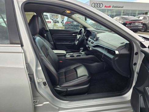 Used 2022 Nissan Altima 2.5 SR image 11