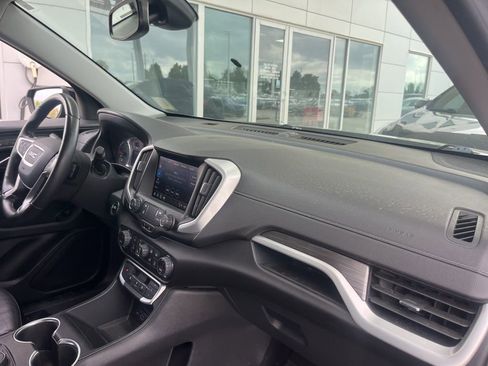 Used 2022 GMC Terrain SLT image 22
