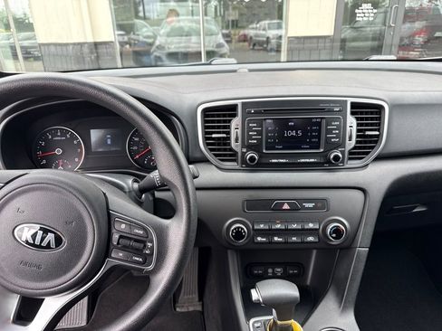 Used 2018 Kia Sportage LX AWD/4WD image 3