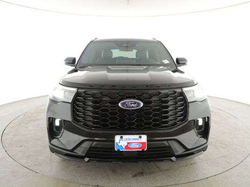 Used 2025 Ford Explorer ST-Line image 2