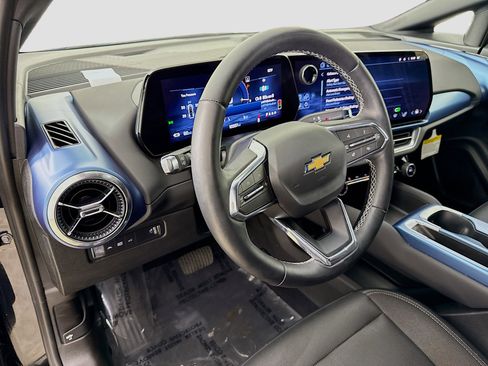 Used 2024 Chevrolet Equinox EV LT image 9