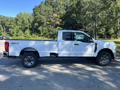 New 2025 Ford F350 XLT image 10