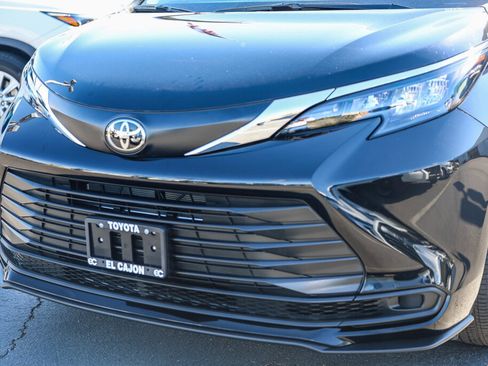Certified 2026 Toyota Sienna LE image 22