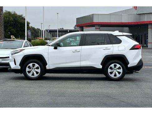 Used 2024 Toyota RAV4 LE AWD/4WD image 7
