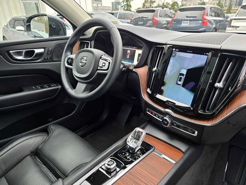 Certified 2023 Volvo XC60 B5 Ultimate w/ Climate Package AWD/4WD image 13
