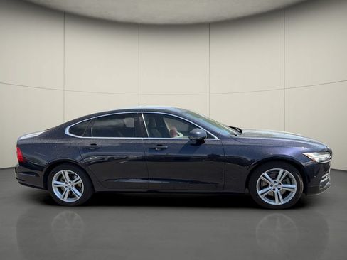 Used 2017 Volvo S90 T5 Momentum w/ Convenience Package FWD image 8