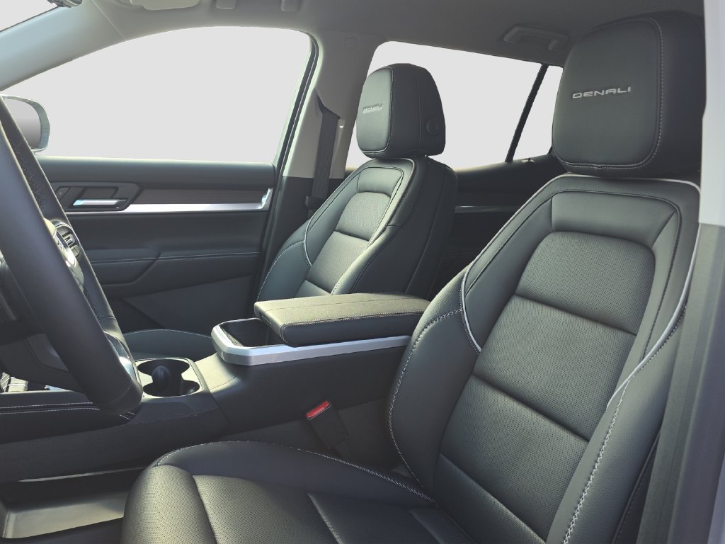 New 2027 GMC Terrain Denali w/ LPO, Floor Liner Package AWD/4WD image 7