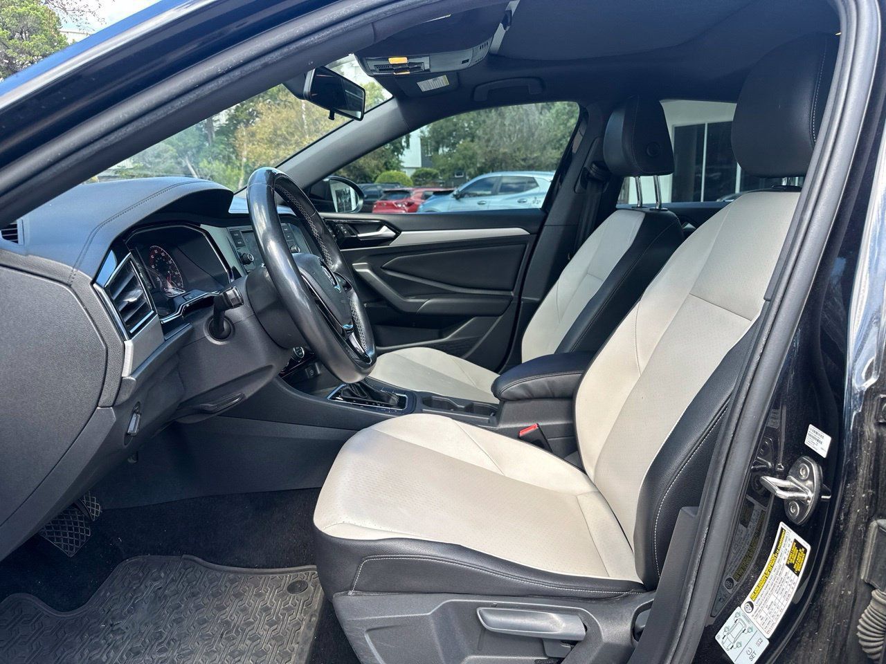 Used 2019 Volkswagen Jetta R-Line FWD image 9
