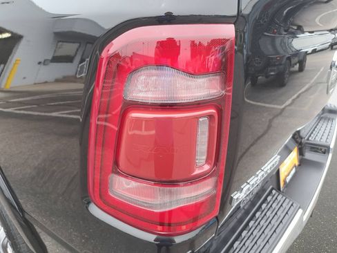 Used 2022 RAM 1500 Laramie AWD/4WD image 34