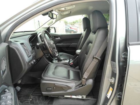 Used 2022 Chevrolet Colorado Z71 AWD/4WD image 15
