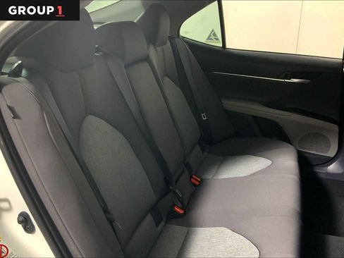 Used 2018 Toyota Camry LE image 18