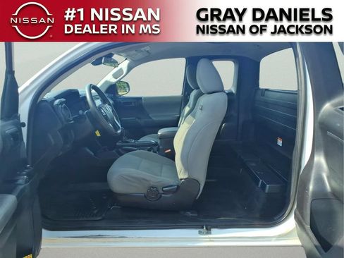 Used 2018 Toyota Tacoma SR RWD image 26