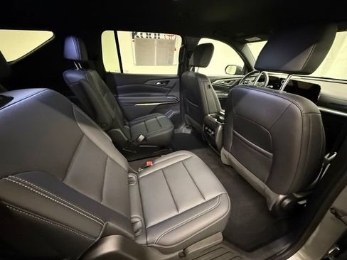 Used 2026 Chevrolet Traverse LT AWD/4WD image 7