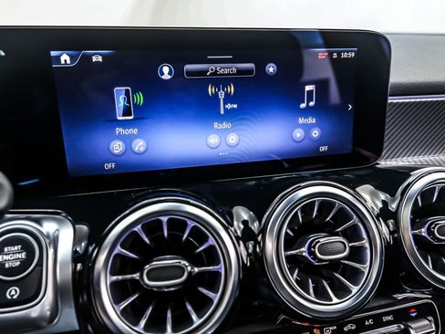 Certified 2024 Mercedes-Benz GLB 250 image 21