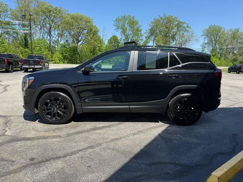 Used 2022 GMC Terrain SLE w/ Driver Convenience Package AWD/4WD image 6