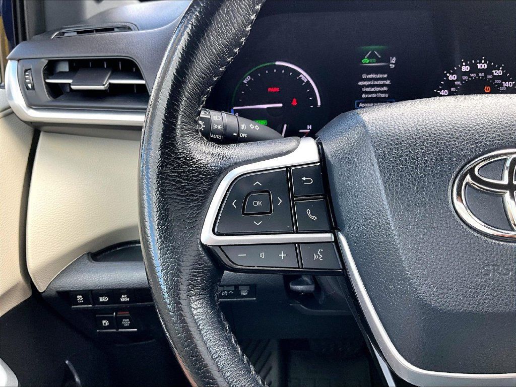 Used 2022 Toyota Sienna XLE w/ XLE Plus Package AWD/4WD image 24