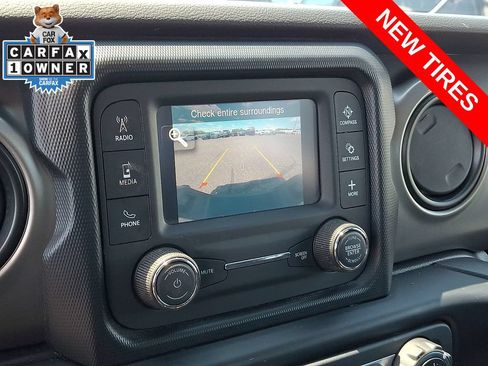 Used 2021 Jeep Gladiator Sport w/ Trailer Tow Package AWD/4WD image 17