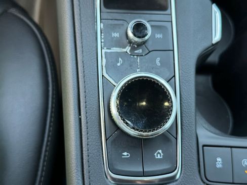 Used 2022 Cadillac XT4 Premium Luxury w/ Enhanced Visibility Package image 28