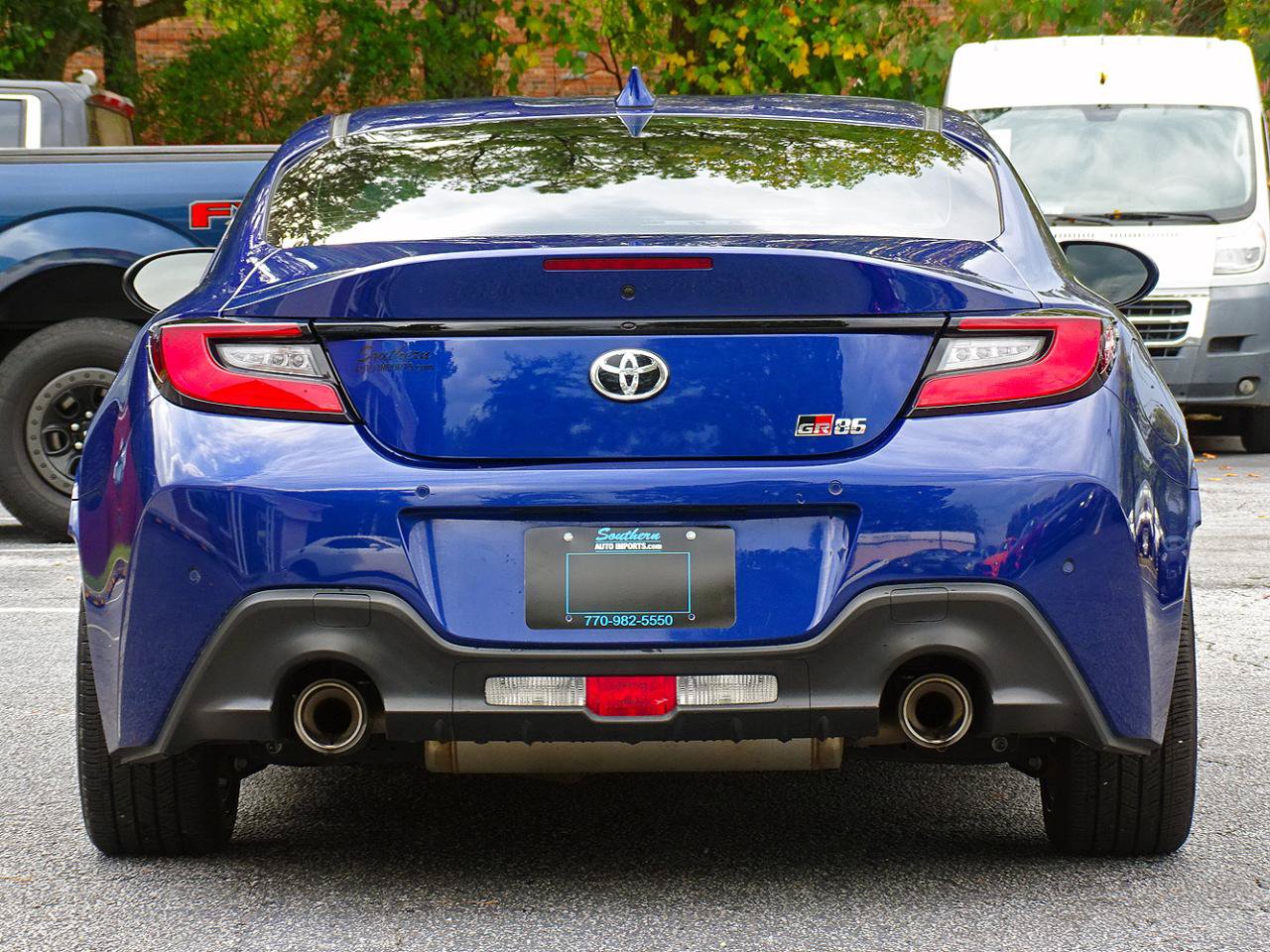 Used 2022 Toyota GR86 RWD image 11
