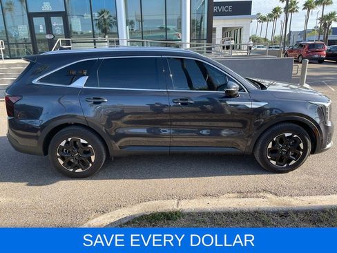 Used 2025 Kia Sorento S w/ Panoramic Sunroof Package FWD image 10
