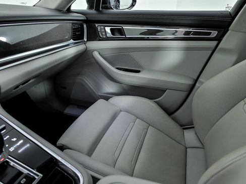Used 2019 Porsche Panamera Turbo image 41