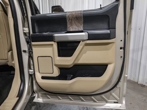 Used 2017 Ford F250 Lariat w/ Chrome Package image 47