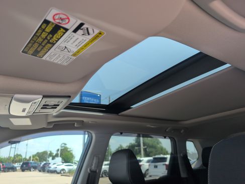 Used 2023 Nissan Rogue SL w/ SL Premium Package FWD image 13