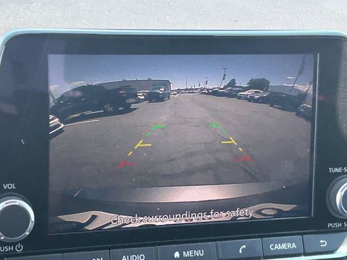 Used 2024 Nissan Rogue S AWD/4WD image 15